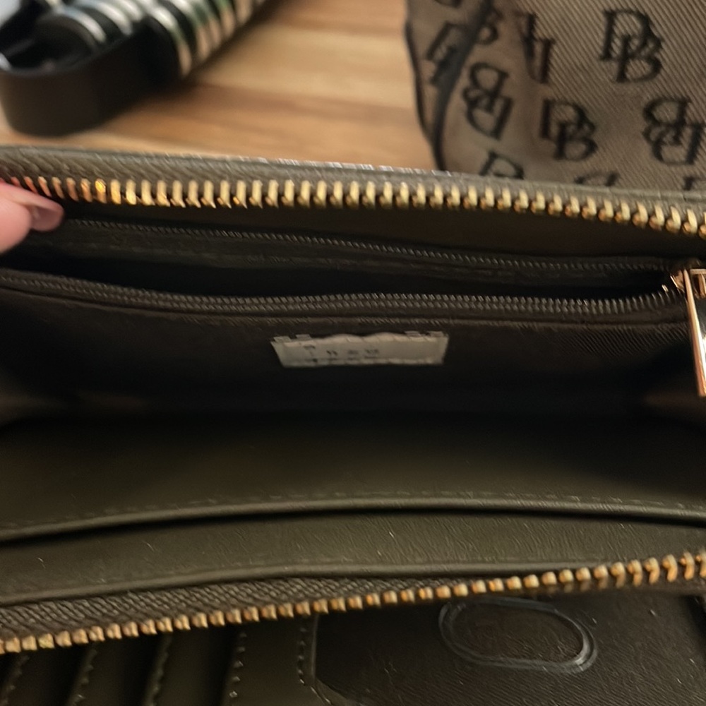 Wallet - Picture 5 of 5